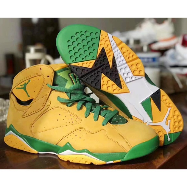 The University of Oregon Track and Field Team Get New Air Jordan PEs •