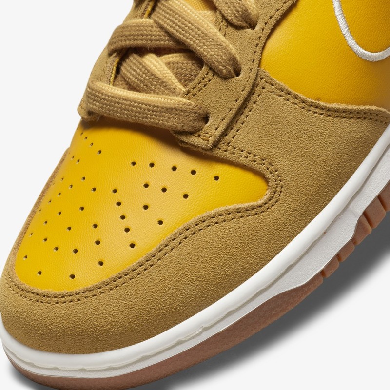 Nike Dunk High First Use University Gold | DH6758-700