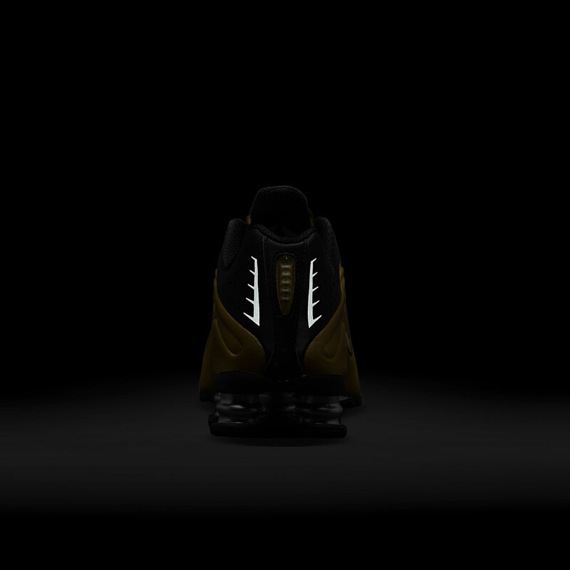 Nike Shox R4 "Black/Metallic Gold" | AR3565-005