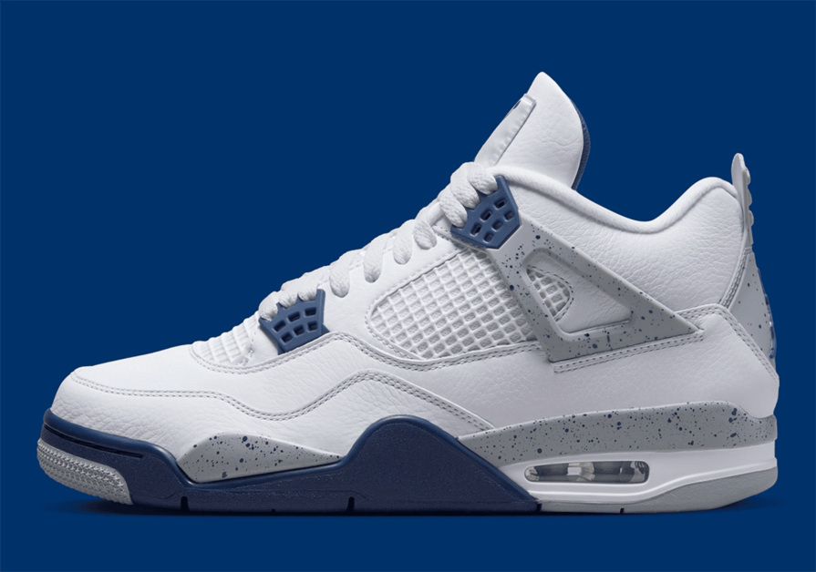 An Air Jordan 4 "Midnight Navy" Drops in 2022