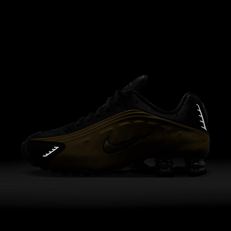 Nike Shox R4 "Black/Metallic Gold" | AR3565-005