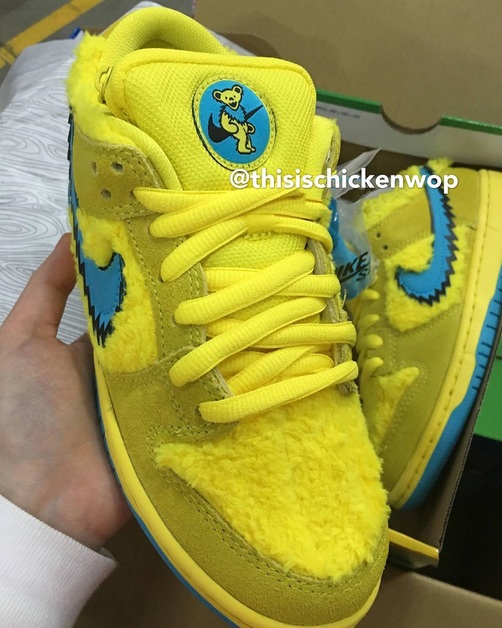 nike dunk yellow bear