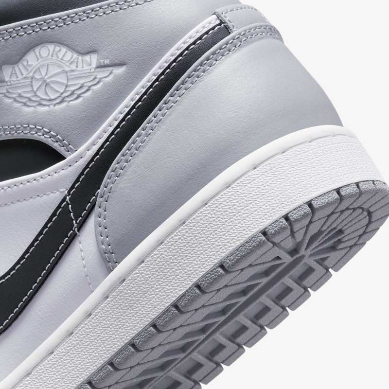 Air Jordan 1 Mid "Light Smoke Grey" | 554724-078