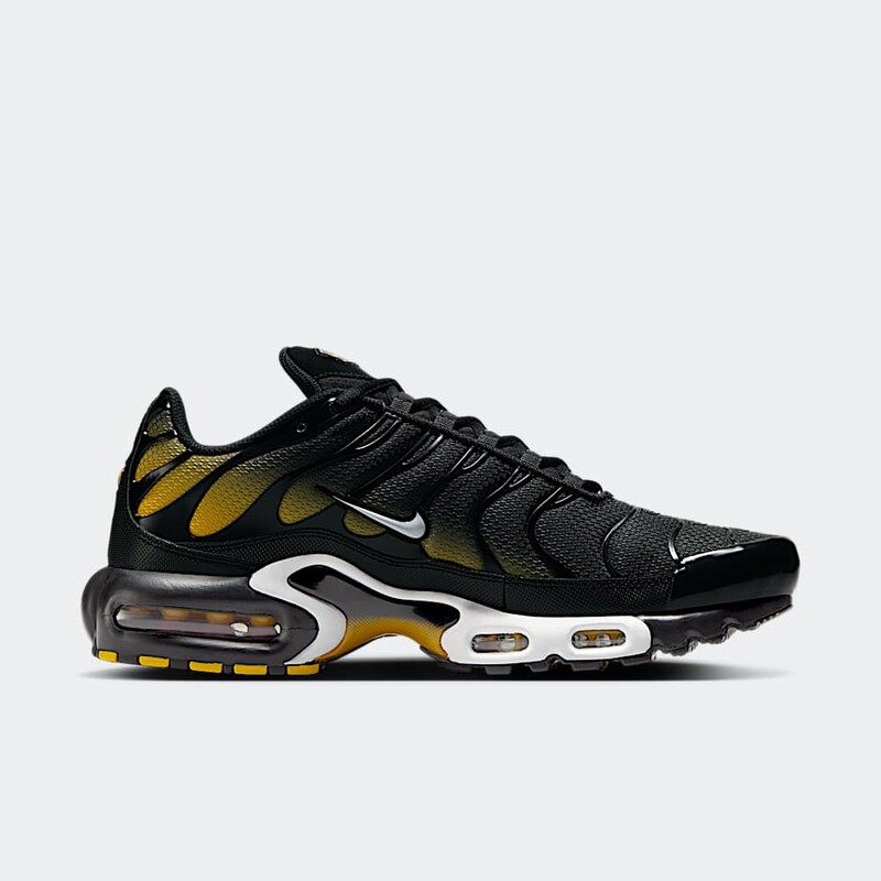 Nike Air Max Plus "Black/University Gold" | DM0032-013