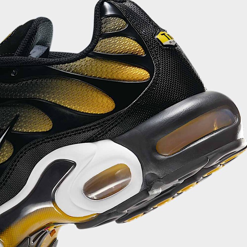 Nike Air Max Plus "Black/University Gold" | DM0032-013