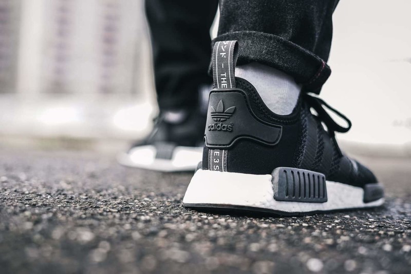 adidas NMD R1 Carbon | B79758