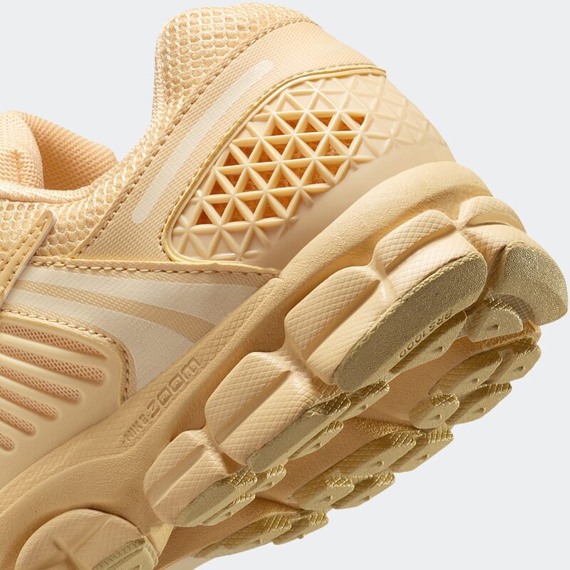 Nike Zoom Vomero 5 "Celestial Gold" | HF5493-200