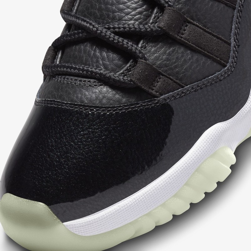 Air Jordan 11 Low 72-10 | AV2187-001