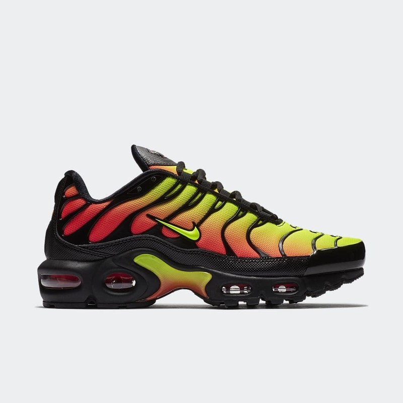 Nike Air Max Plus TN SE "Volt & Solar Red" | AQ9979-001