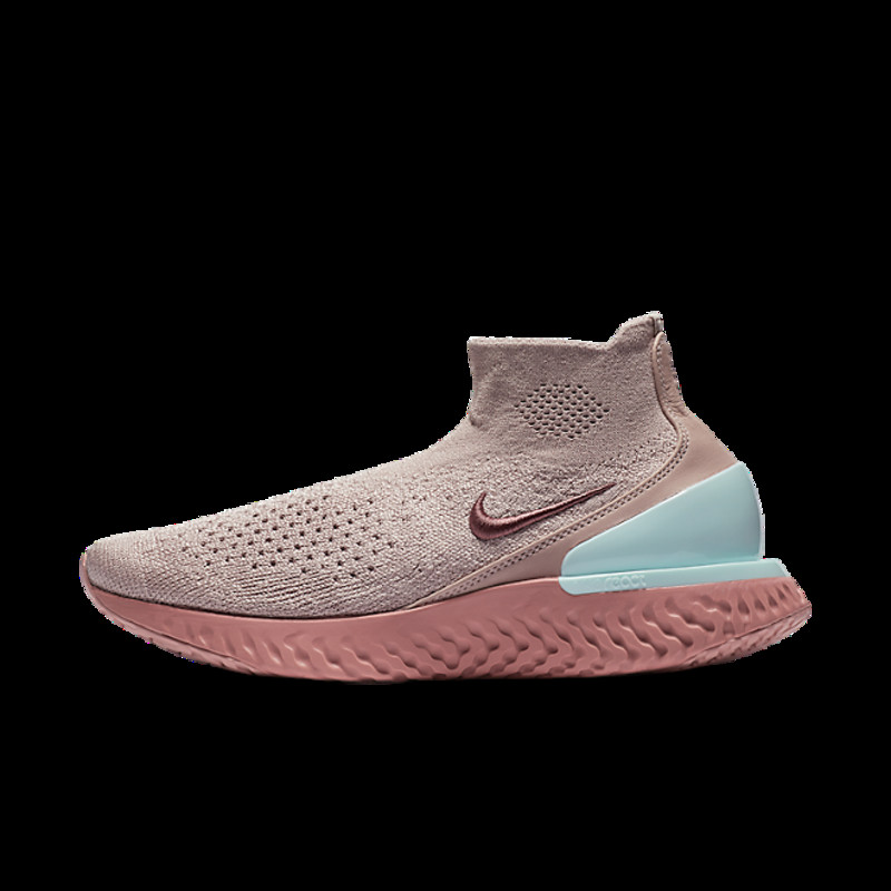 Nike rise best sale react flyknit women