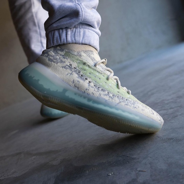 Adidas yeezy boost 380 alien sales on feet