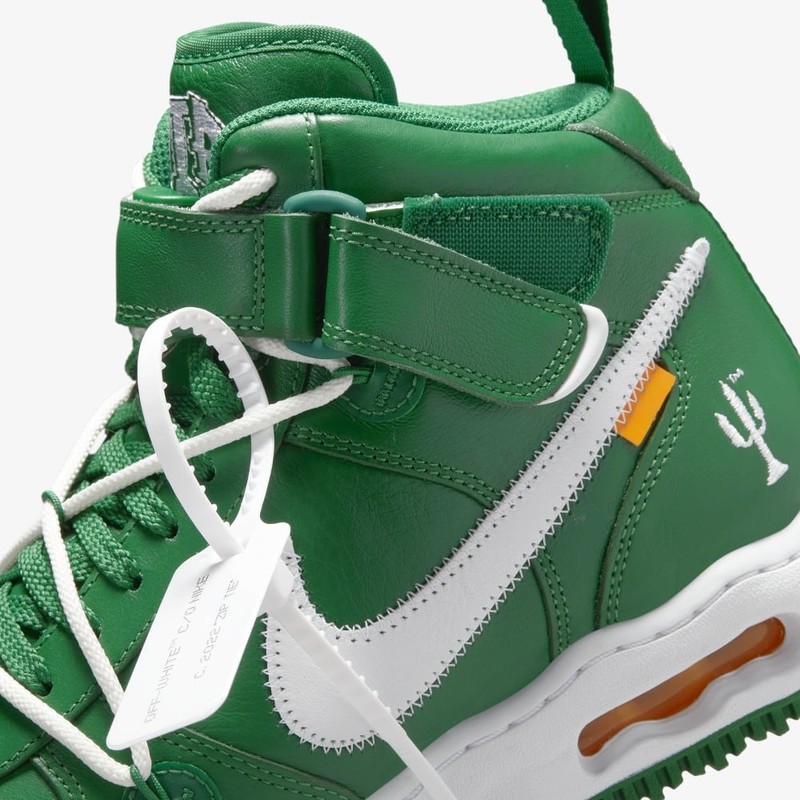 Off-White x Nike Nike Repeat Pack Sorte joggingbukser med logobånd og tætsiddende buksekanter Mid Pine Green | DR0500-300