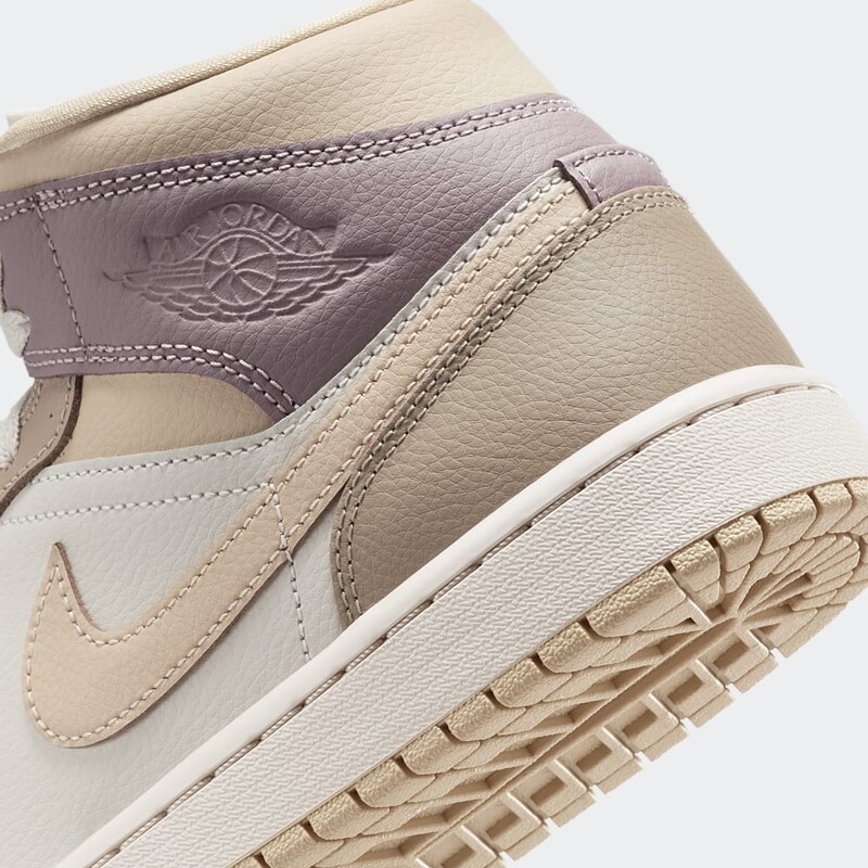 Air Jordan 1 Mid "Team Gold/Taupe" | HV2370-100