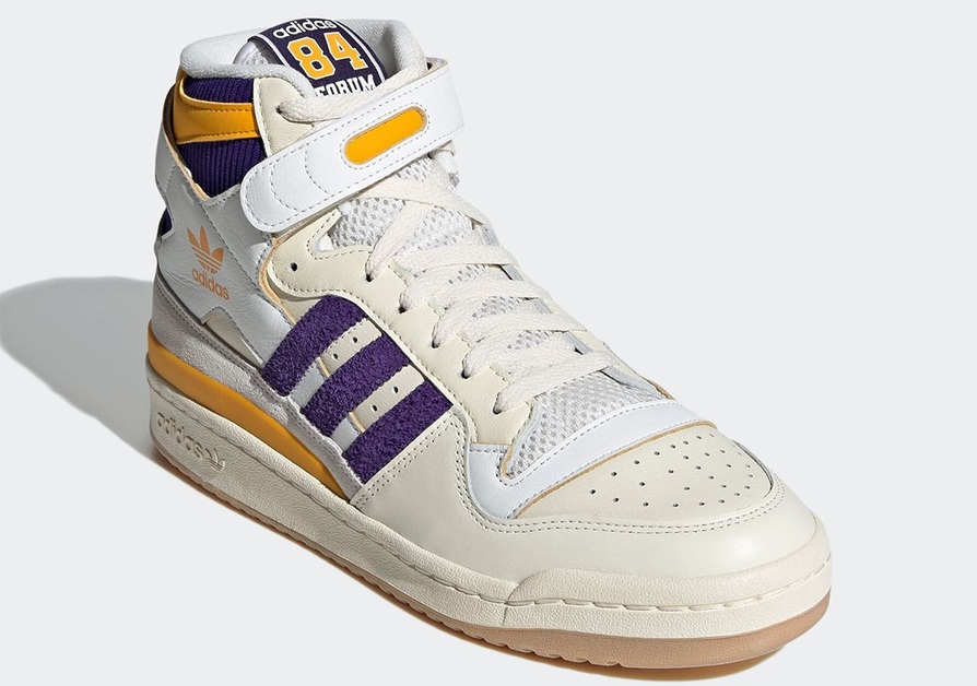 Wie der adidas Forum 84 High die Farben von den Lakers verwendet