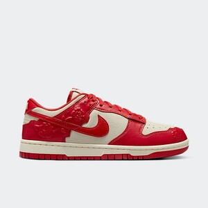 Nike Dunk Low "Red Roses" | HF1986-100