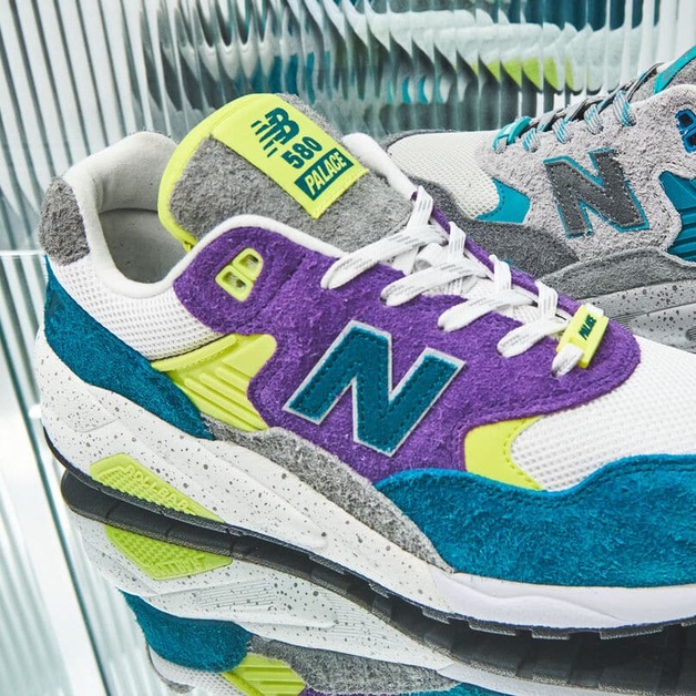Take a Look at the Palace x New Balance MT580