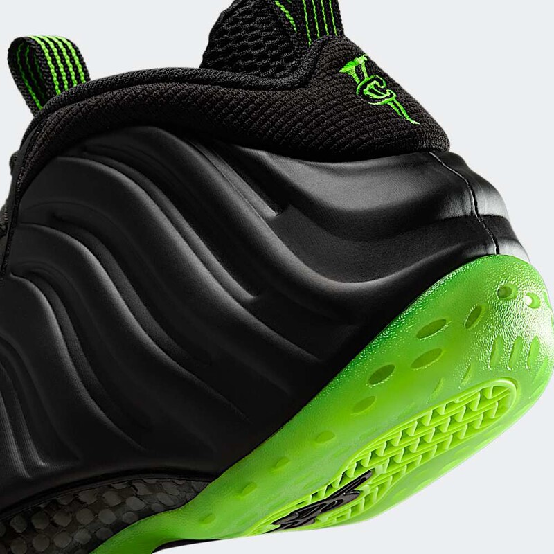 Nike Air Foamposite One "Black Volt" | HF2902-001