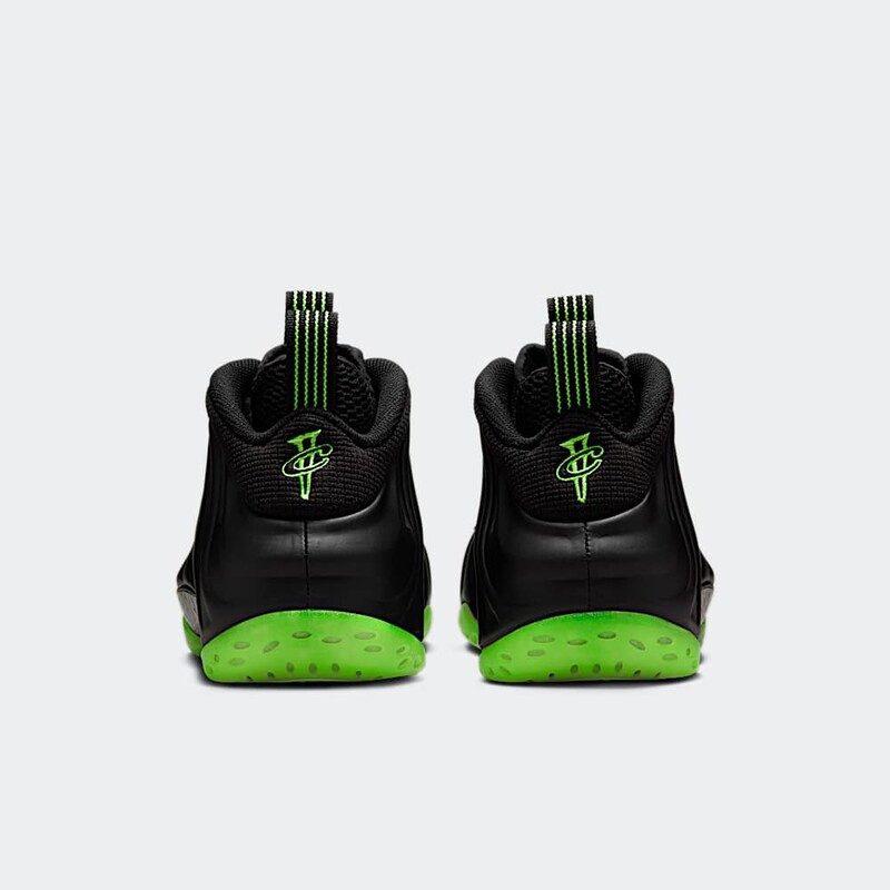 Nike Air Foamposite One "Black Volt" | HF2902-001