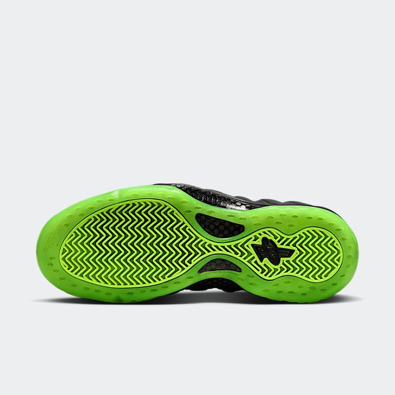 Nike Air Foamposite One "Black Volt" | HF2902-001