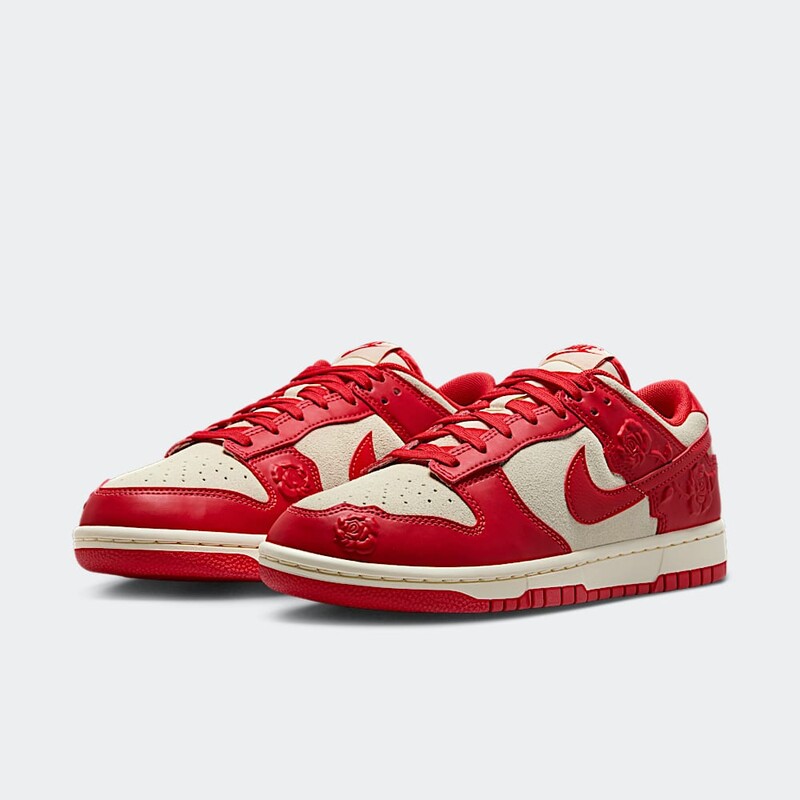 Nike Dunk Low "Red Roses" | HF1986-100