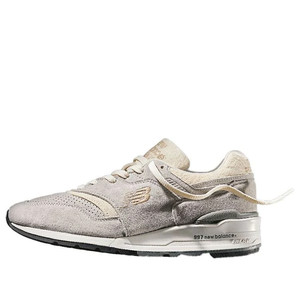 In esclusiva per ASOS New Balance Felpa stile college rossa x Triborough 997 Marathon Running | M997TS4