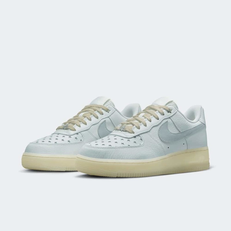 star nike air force ones