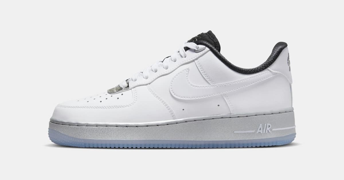 Weiße Lederpaneele bei dem Nike Air Force 1 ’07 SE „White Chrome“