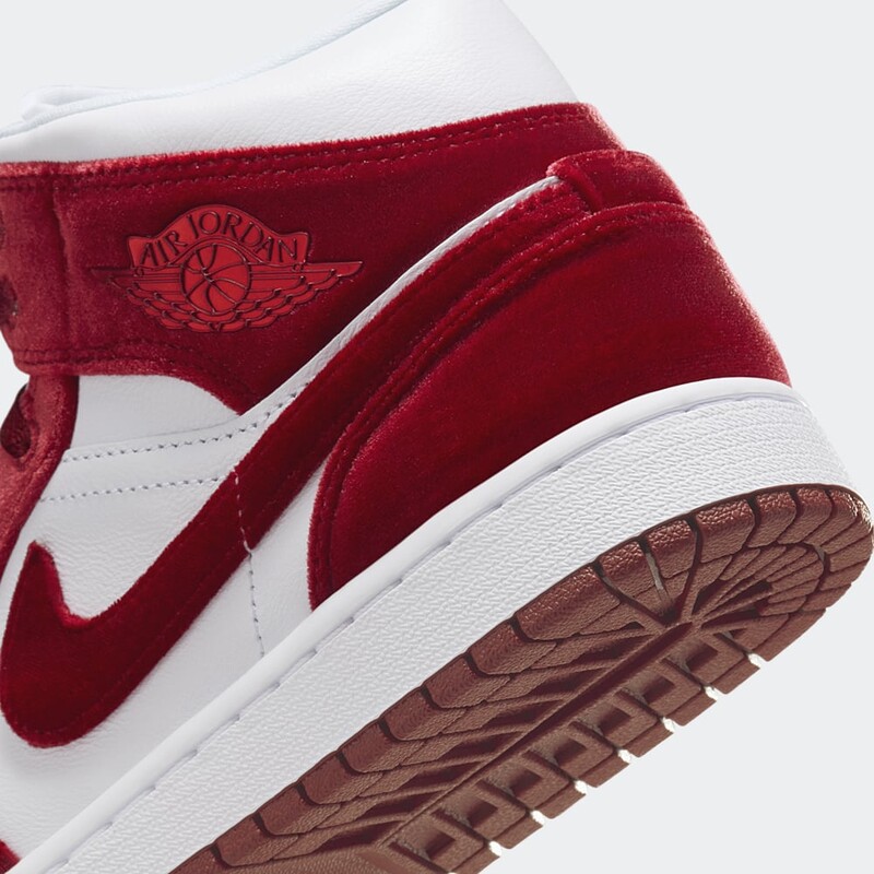 Air Jordan 1 Mid "Red Velvet" | FZ3334-100