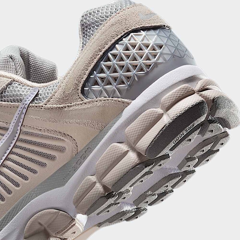 Nike Zoom Vomero 5 "Light Orewood Brown" | HF1553-101