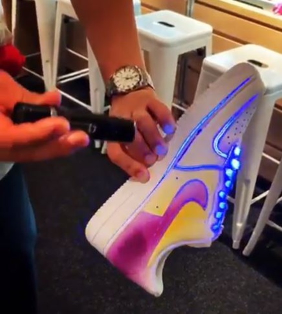 Oha! Baut Nike UV-empfindliche Sneaker?!