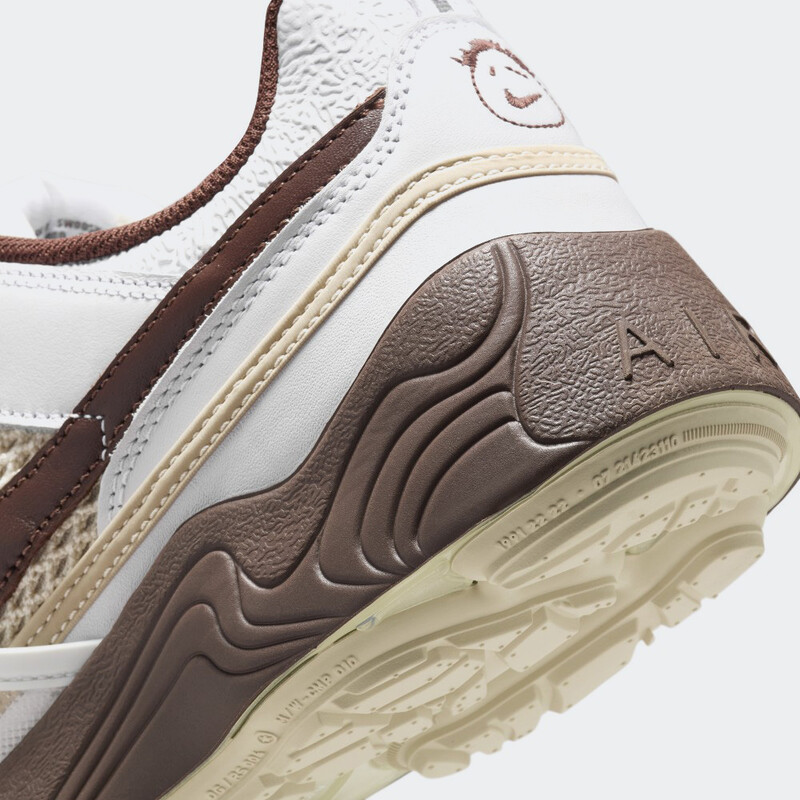 Travis Scott x Nike Zoom Field Jaxx "Light Chocolate" | HQ3073-100