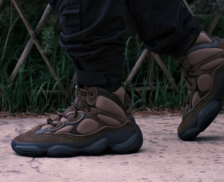 Neuer adidas Yeezy 500 High in einem schönen Brown colorway