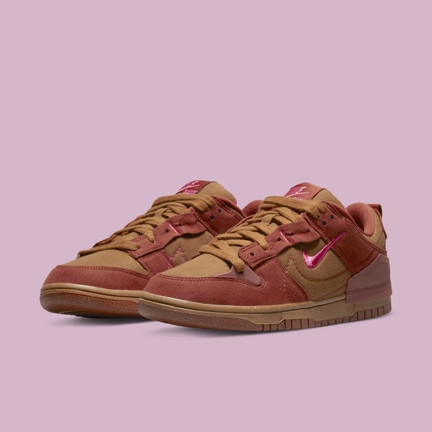 Checkt hier die offiziellen Bilder des Nike Dunk Low Disrupt 2 „Desert Bronze“