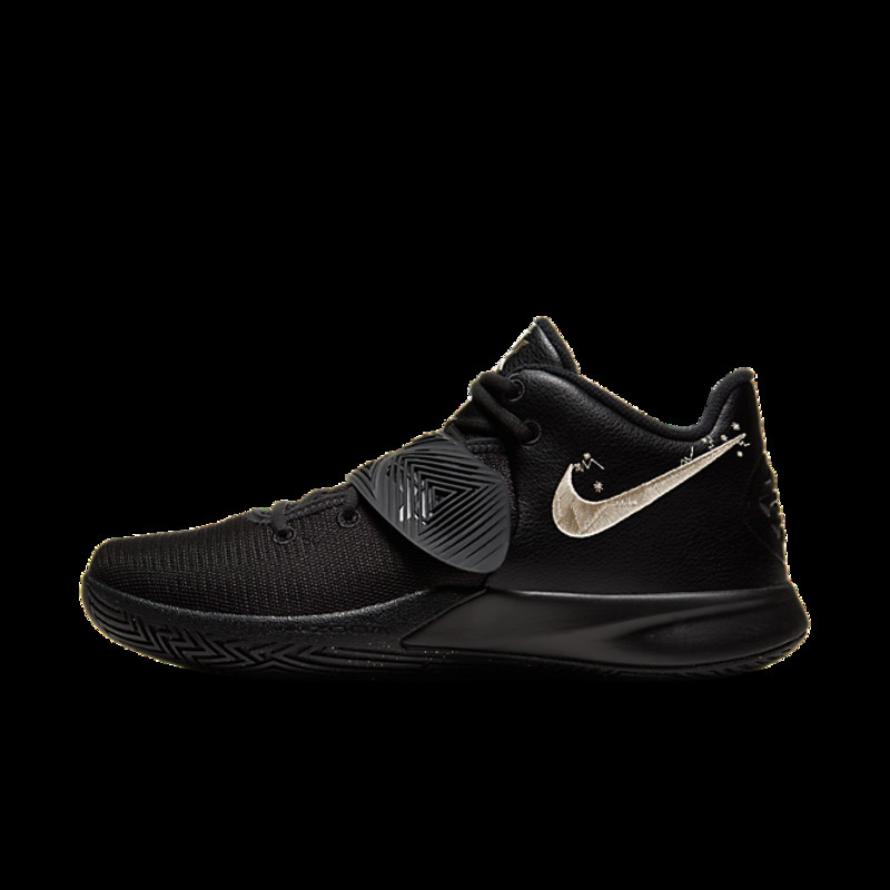 Kyrie flytrap triple black on sale