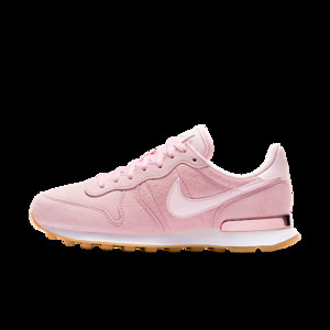 Nike internationalist trainers clearance prism pink white sheen