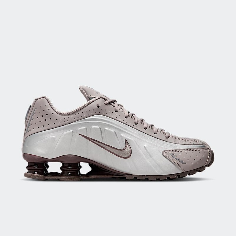Nike Shox R4 "Cave Stone" | HQ1988-200