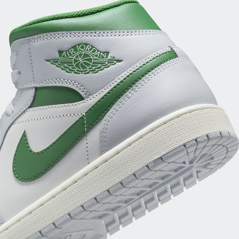 Air Jordan 1 Mid "Lucky Green" | DQ8426-142