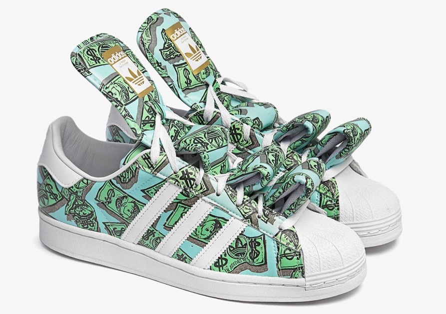 Die längste Zunge auf der Welt erhält der Jeremy Scott x adidas Superstar