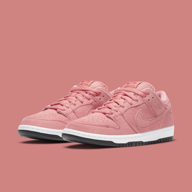 Der Nike SB Dunk Low „Pink Pig“ wurde vom Porsche 917/20 „Sau“ inspiriert