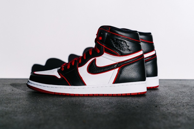 Air Jordan 1 High OG Bloodline | 555088-062