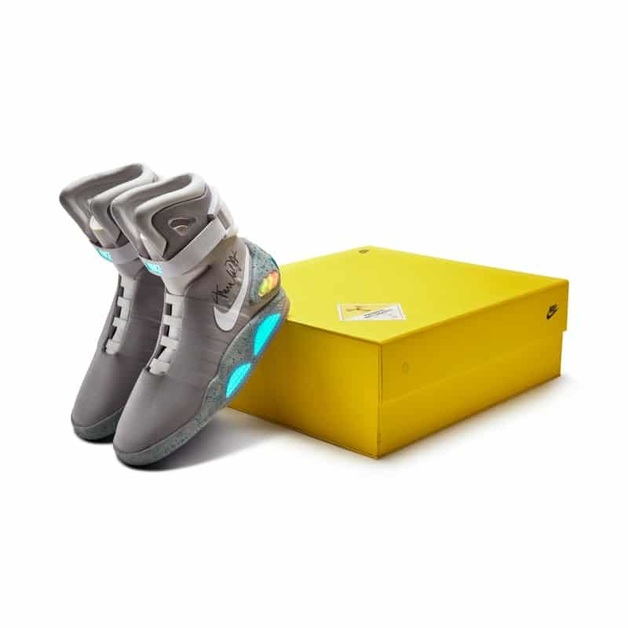 Mit dem nötigen Kleingeld kannst du jetzt an den originalen Nike Mag kommen