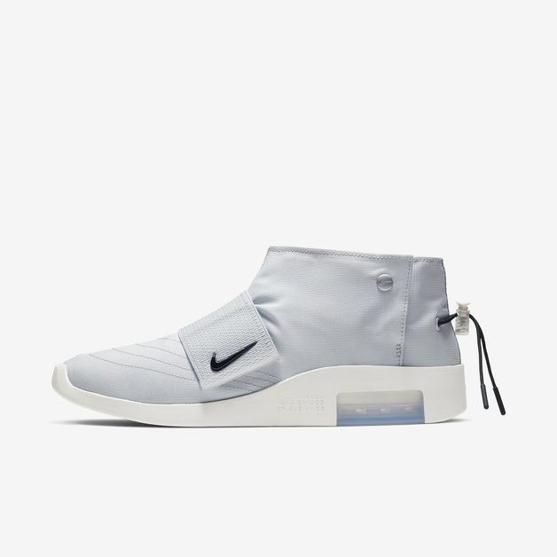 Blick auf die Nike x Air Fear of God Moccasin