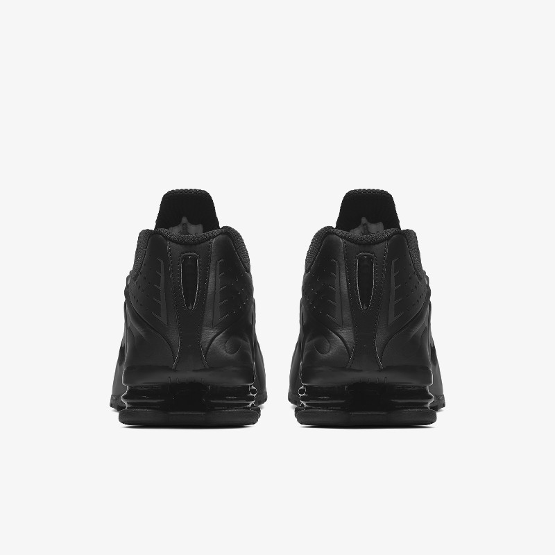 Nike Shox R4 Triple Black | 104265-044