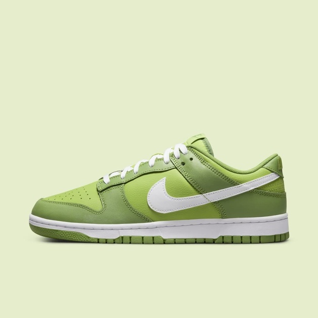 Unterschiedliche Grüntöne decken diesen Nike Dunk Low