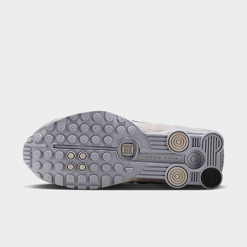 Nike Shox R4 "Cement Grey" | HQ7739-001