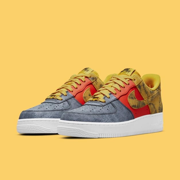 Nike Air Force 1 „Dark Sulfur” mit einem dreiteiligen Muster und Tie-Dye Details