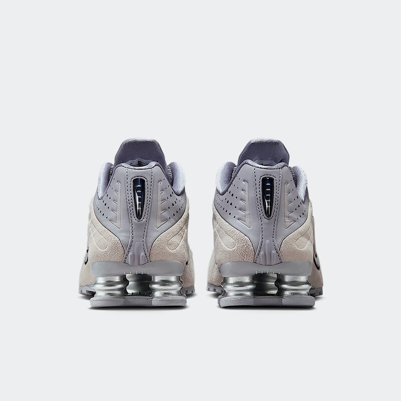 Nike Shox R4 "Cement Grey" | HQ7739-001