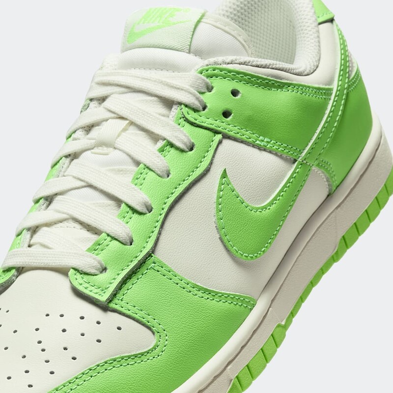 Nike Dunk Low "Green Strike" | HV0842-133