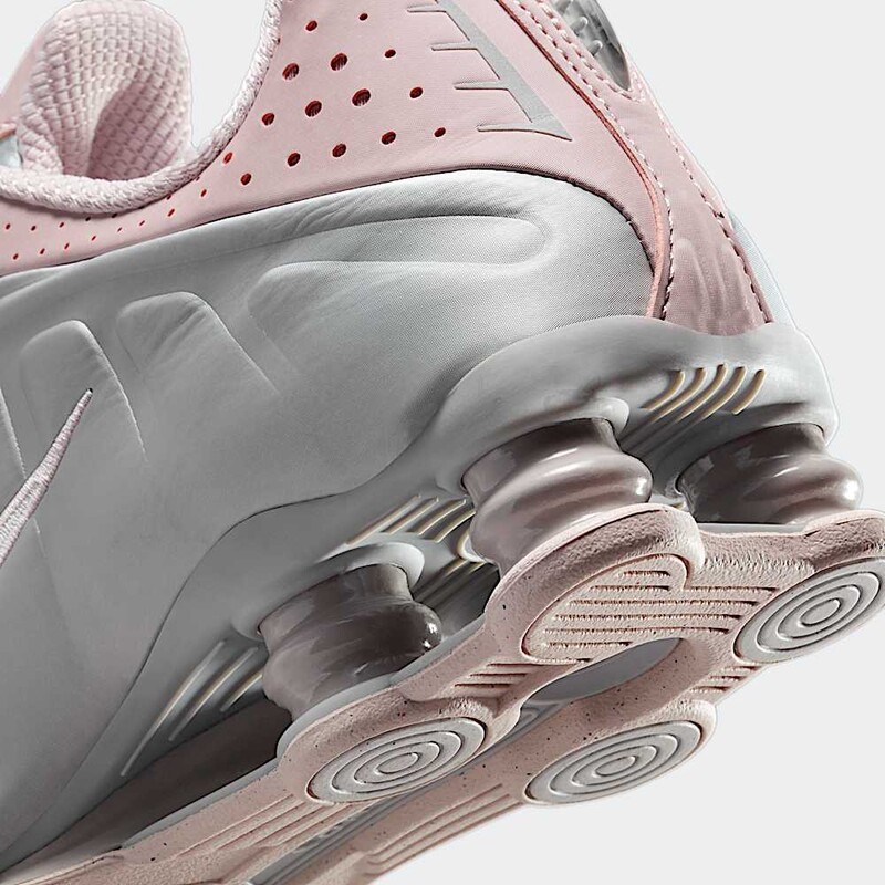 Nike Shox R4 "Barely Rose" | AR3565-600