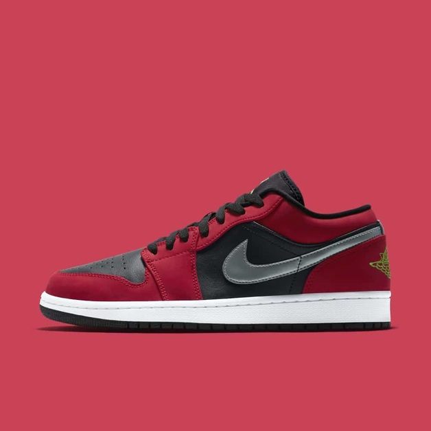 Weiterer Bred-Colorway auf dem Air Jordan 1 Low mit metallischen Swooshes